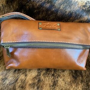 Patricia Nash Valerie Leather Zipper Top Magnetic Fold Wristlet Clutch Handbag